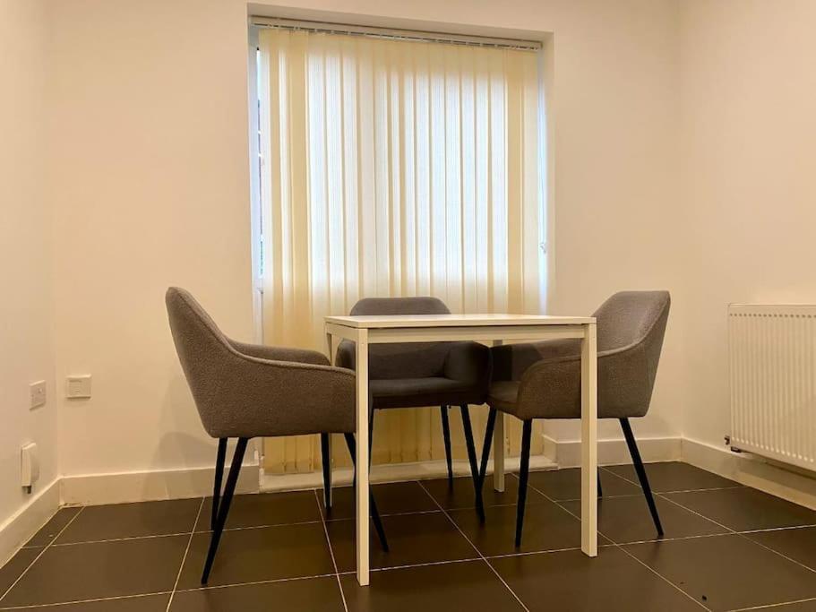 Uniquejoe Properties - 3 Bedroom Manchester Extérieur photo