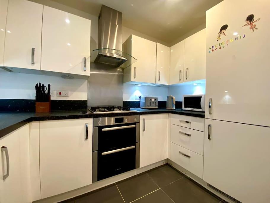 Uniquejoe Properties - 3 Bedroom Manchester Extérieur photo